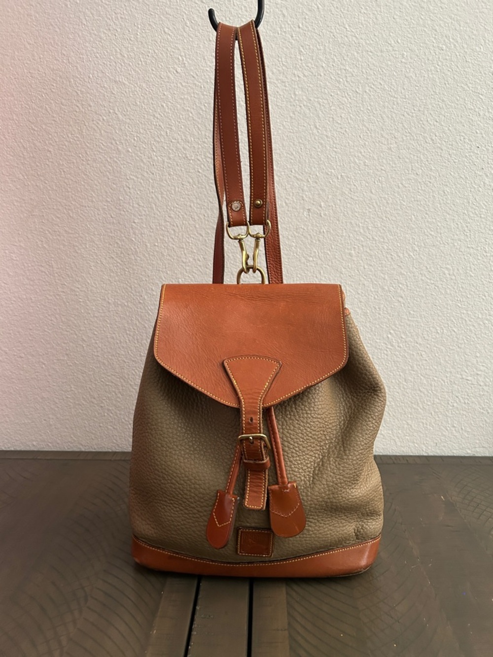 VINTAGE Dooney & Bourke All-Weather Leather classic backpack